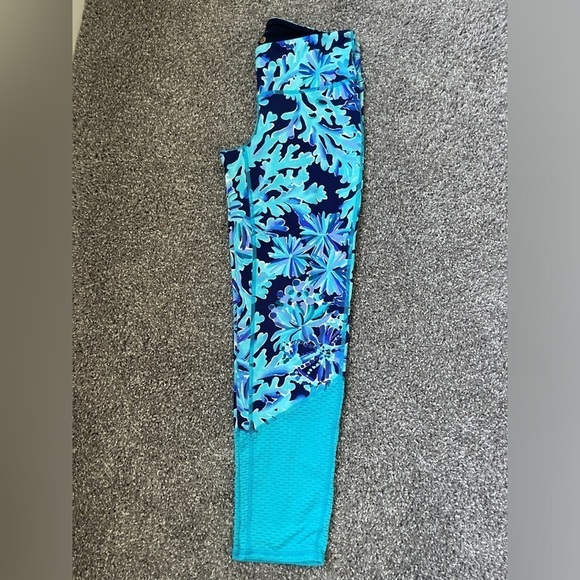 NWOT Lilly Pulitzer Size Small Leggings Luxletic Blue Purple Colors - Picture 2 of 6